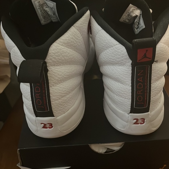 Boys Jordan’s size 3 preloved good condition - Picture 4 of 7